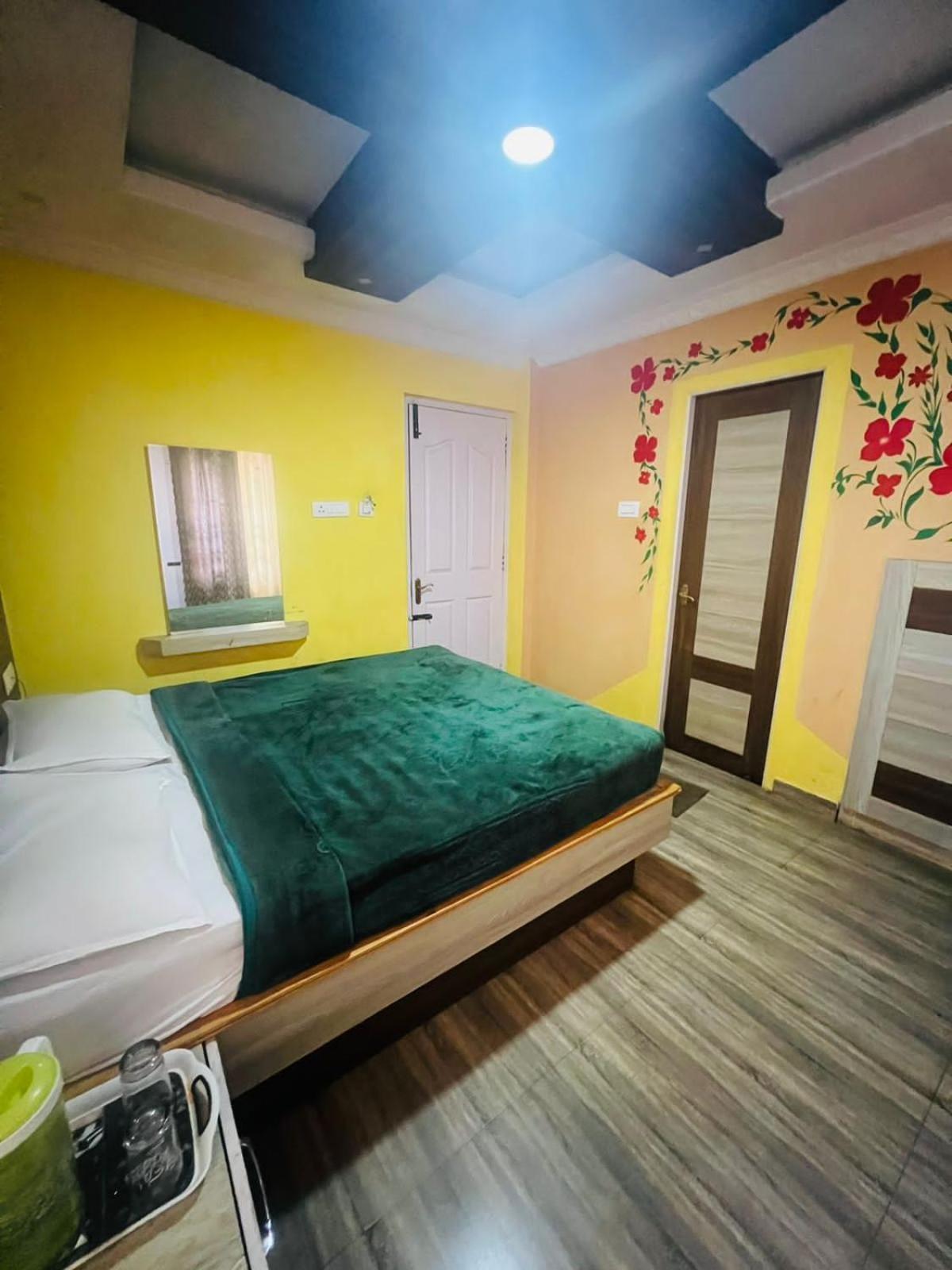 Akr Resitancy Hotell Ooty Exteriör bild